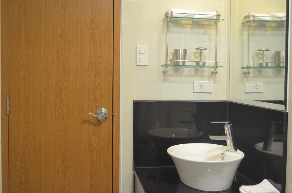Greenbelt Madison Apartments Makati City Esterno foto